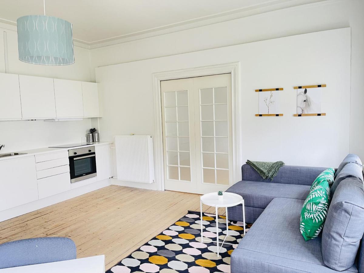 Aday - City Central Mansion - 1 Bedroom Apartment With Garden Олбор Екстериор снимка