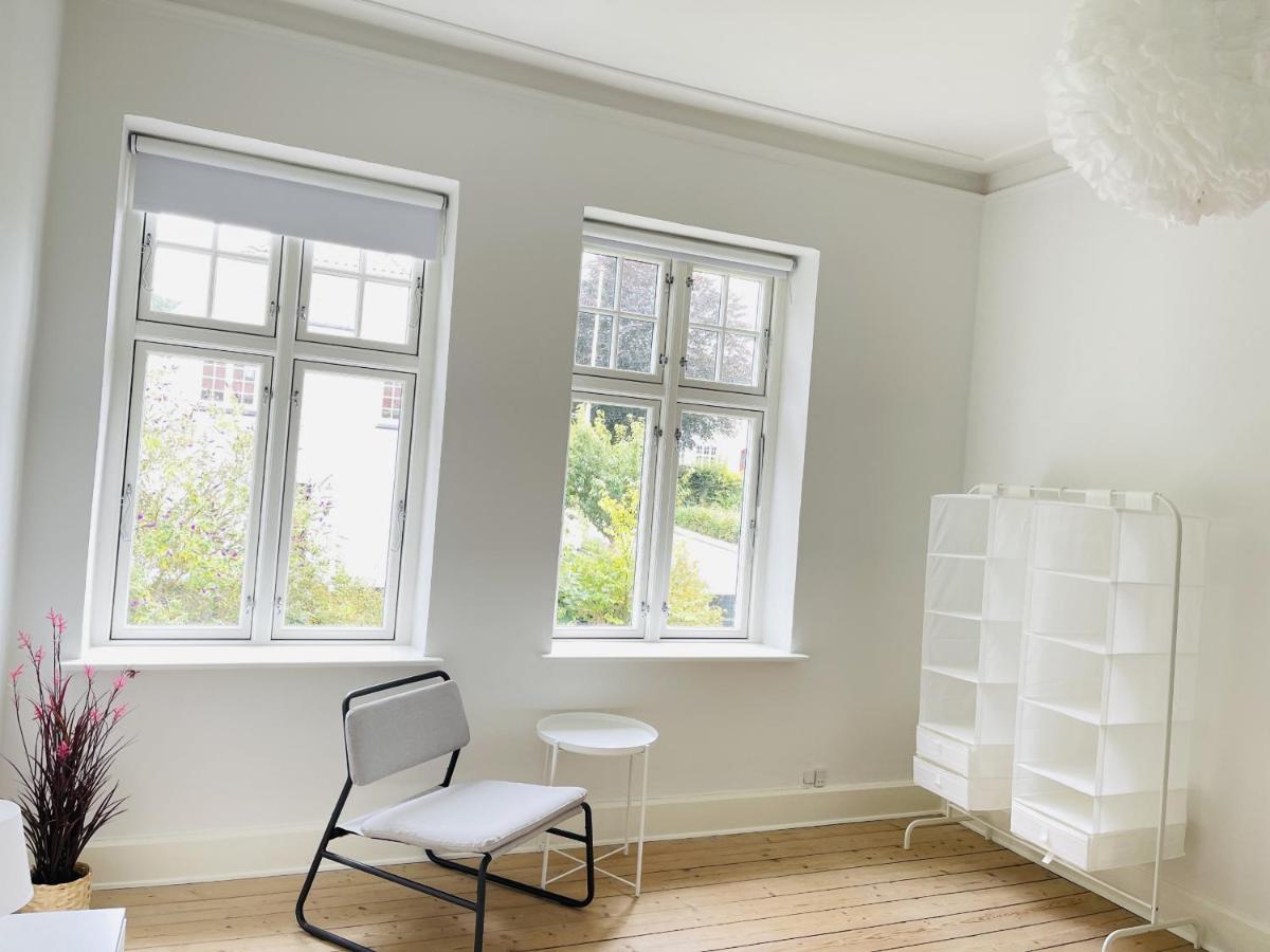 Aday - City Central Mansion - 1 Bedroom Apartment With Garden Олбор Екстериор снимка